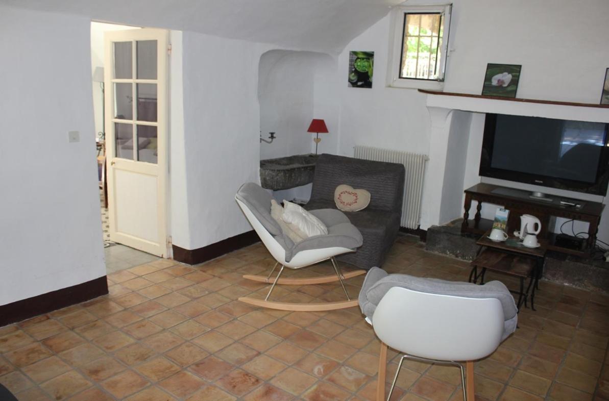Domaine De La Carriere Bed & Breakfast Sumene Exterior photo